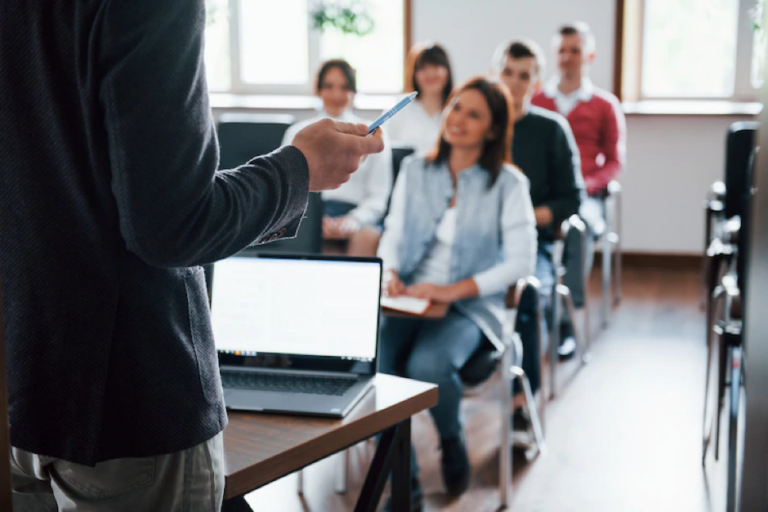 Abrir uma empresa de cursos e treinamentos